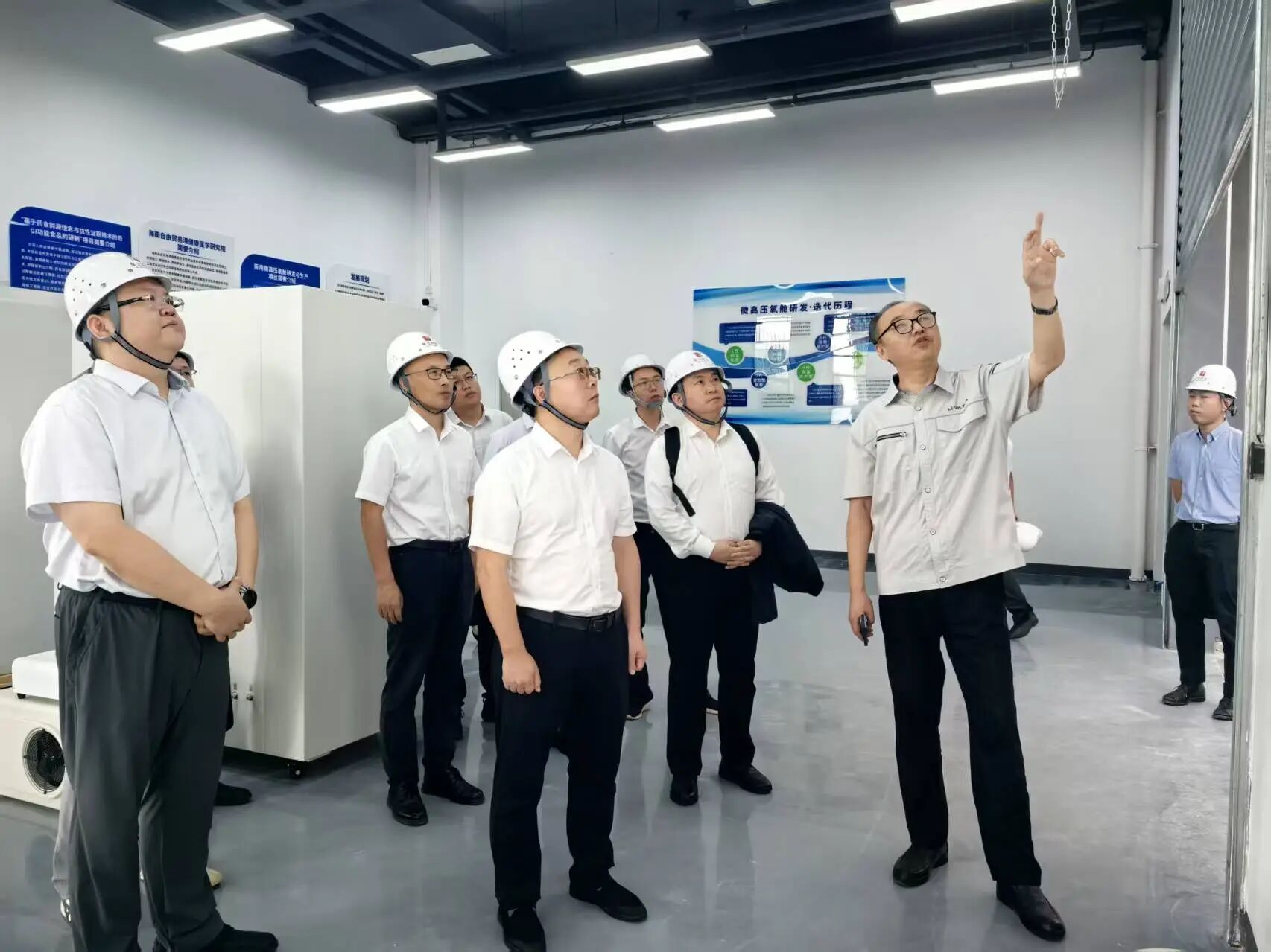 海南绿金院白连永秘书长一行赴中欧（保亭）绿色数字创新合作区调研交流